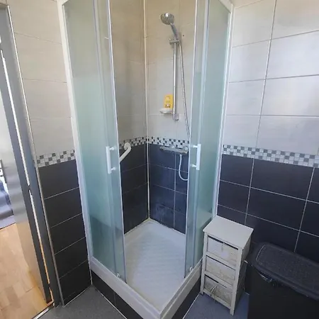 Auberge de jeunesse La Parisienne Stains